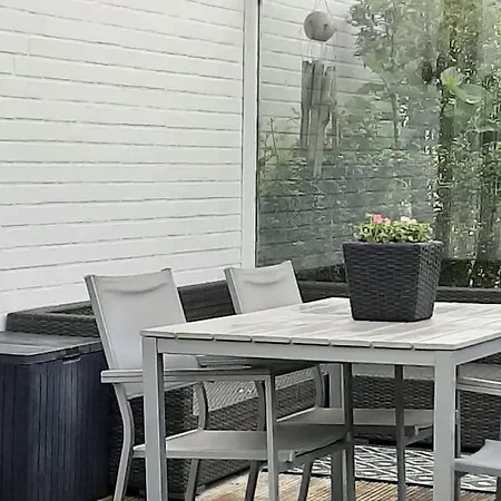 Villa Zonnige Woning Met Zwemvijver Koksijde