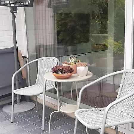 Villa Zonnige Woning Met Zwemvijver *
