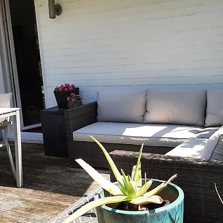 Zonnige Woning Met Zwemvijver