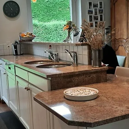 Villa Zonnige Woning Met Zwemvijver *