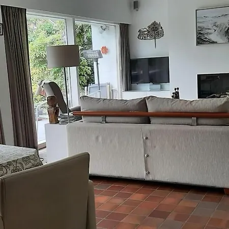 Zonnige Woning Met Zwemvijver *