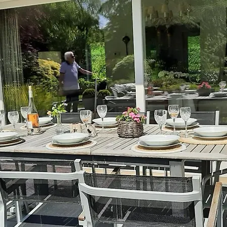 Zonnige Woning Met Zwemvijver * Koksijde