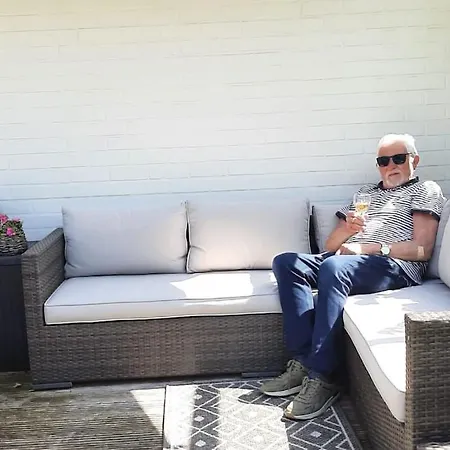 Zonnige Woning Met Zwemvijver Villa