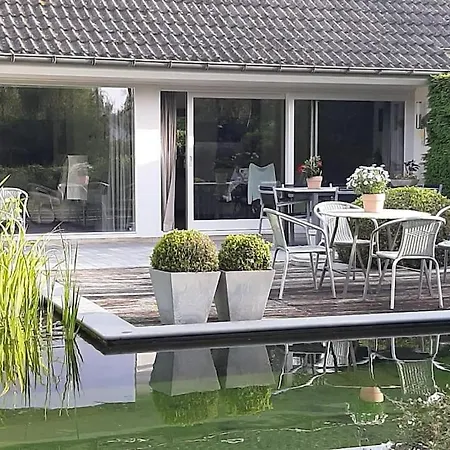 Villa Zonnige Woning Met Zwemvijver Koksijde