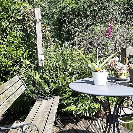 Zonnige Woning Met Zwemvijver Villa *